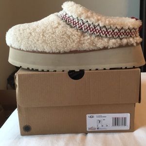 UGG tazz sherpa slippers